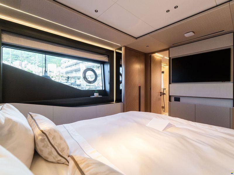 Sunseeker 100 Yacht