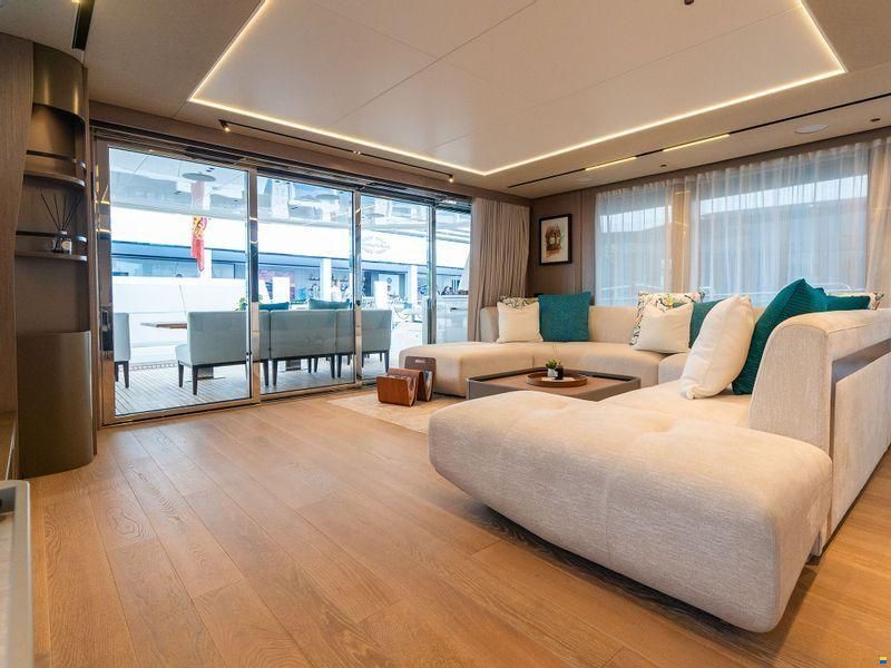 Sunseeker 100 Yacht