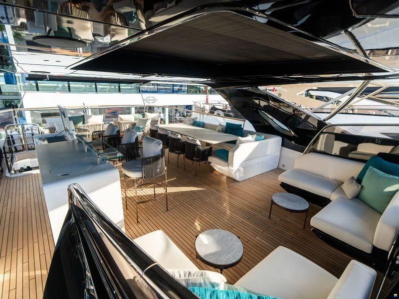 Sunseeker 100 Yacht