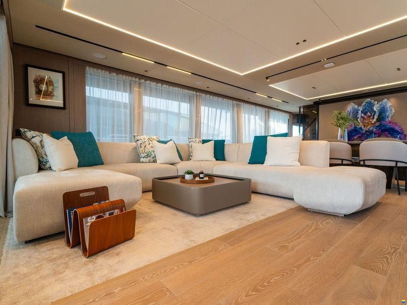 Sunseeker 100 Yacht