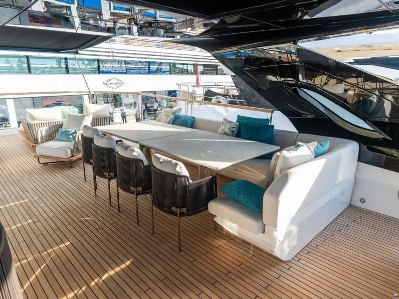 Sunseeker 100 Yacht