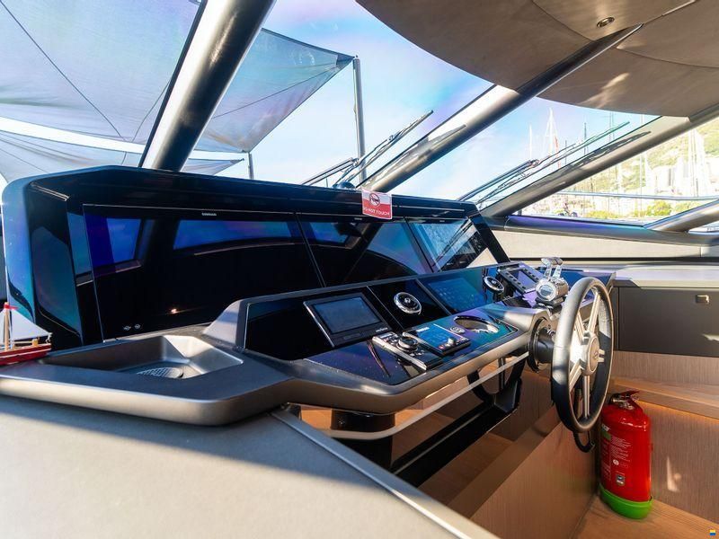 Sunseeker 100 Yacht