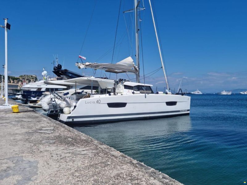Fountaine Pajot Lucia 40