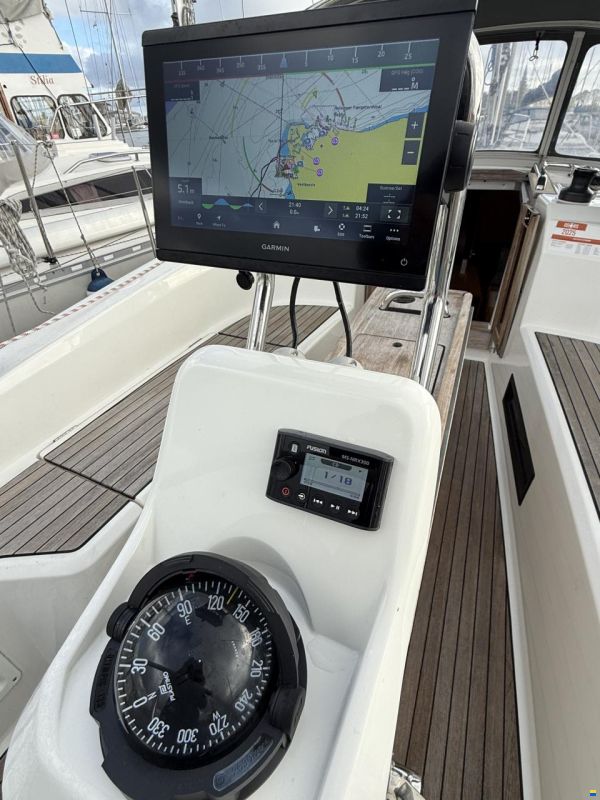 Bavaria 34 Cruise style