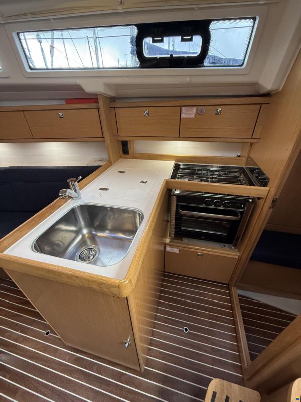 Bavaria 34 Cruise style