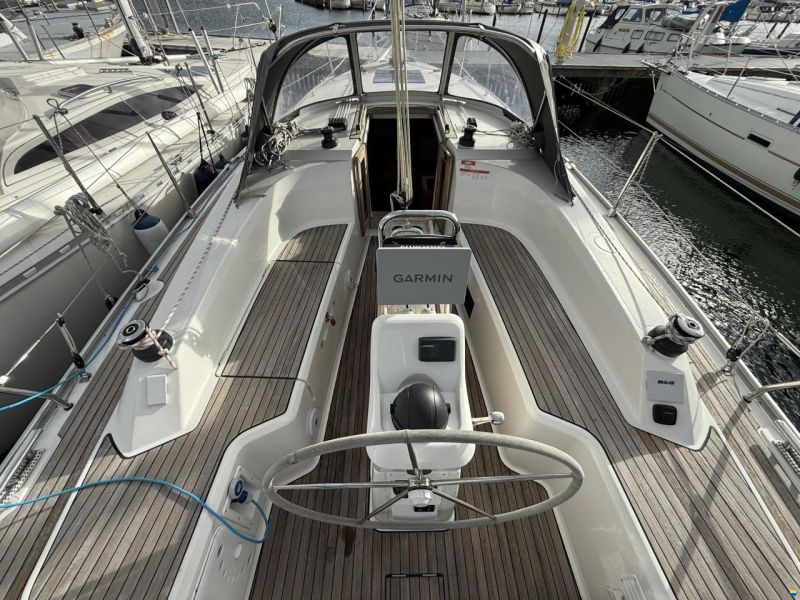 Bavaria 34 Cruise style