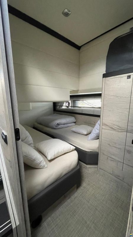 Boarnstream Yachting 1280 Elegance Sedan