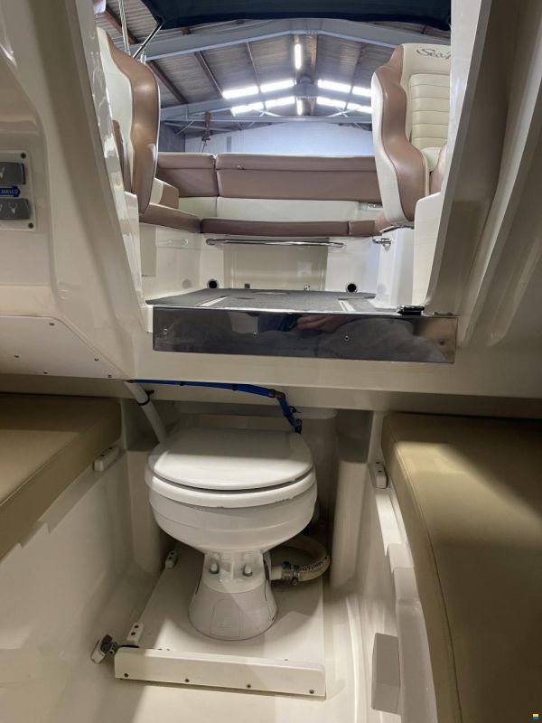 Sea Ray 230 Sun Sport