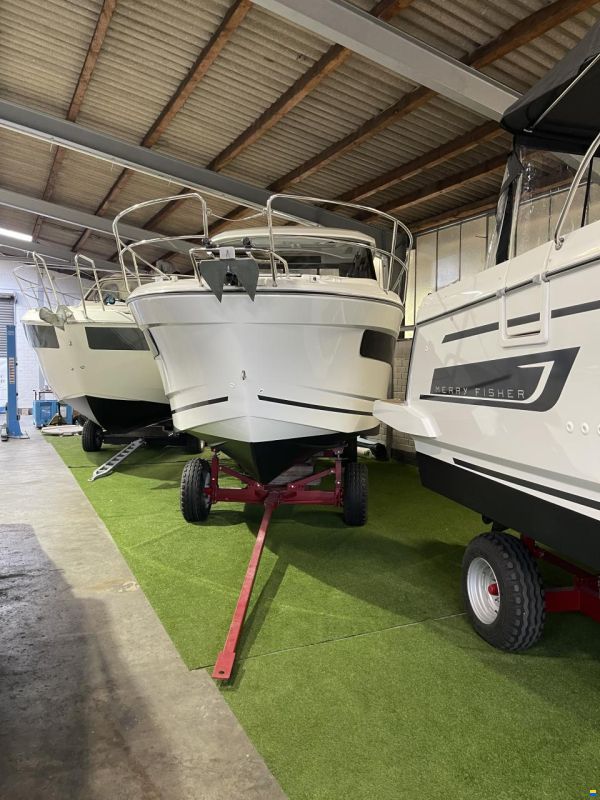 Jeanneau Merry Fisher 895