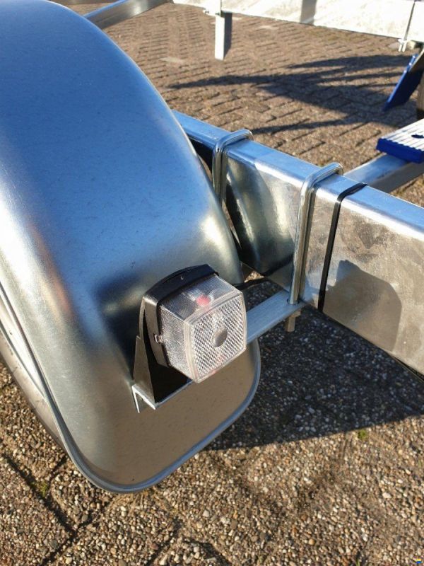 Trailer 750 Budget
