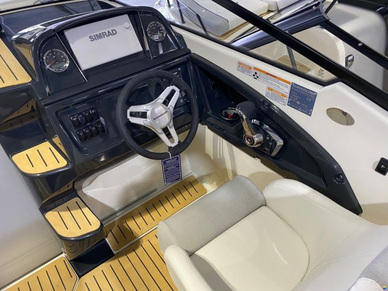 Quicksilver ACTIV 755 CRUISER
