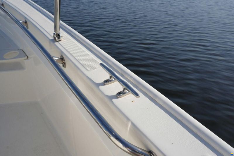 Boston Whaler 210 Montauk