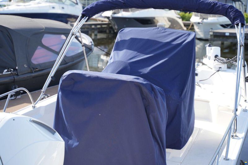 Boston Whaler 210 Montauk
