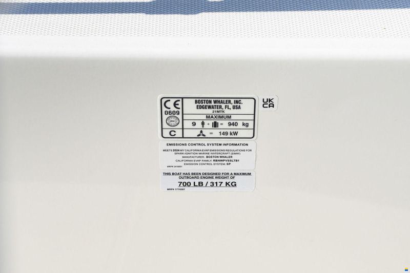Boston Whaler 210 Montauk