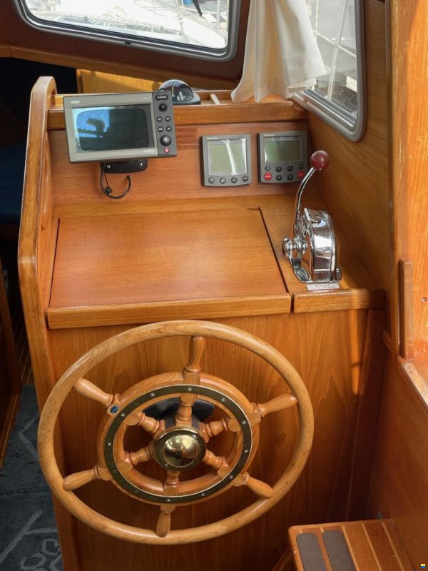 Nauticat 331