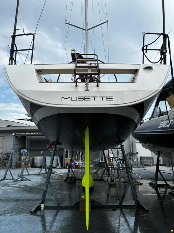 Beneteau First 40