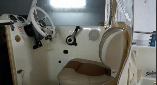 Manara 550 Pilothouse
