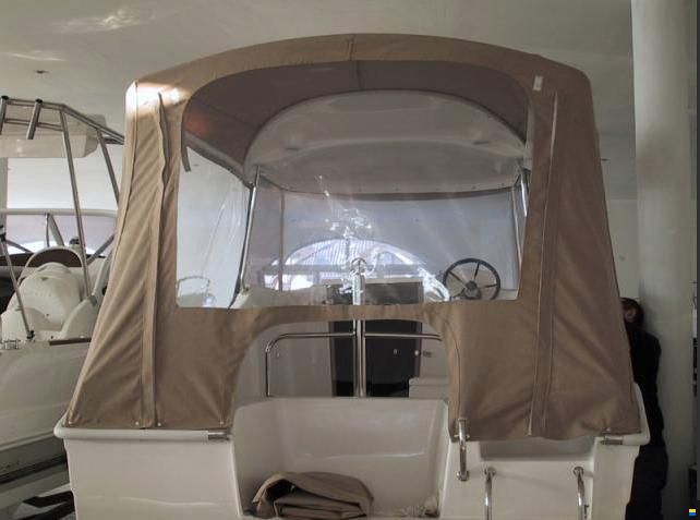 Manara 550 Pilothouse