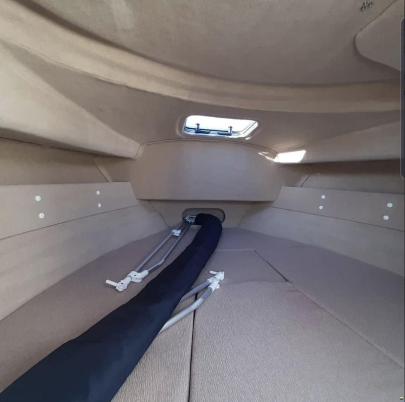 Manara 550 Pilothouse