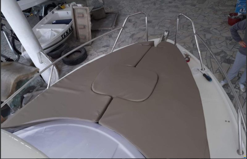 Manara 550 Pilothouse