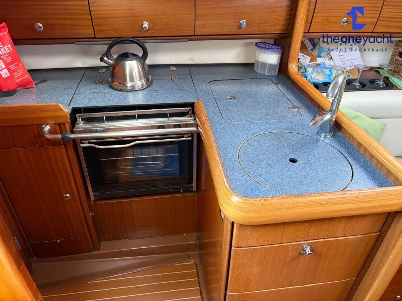 Bavaria 32