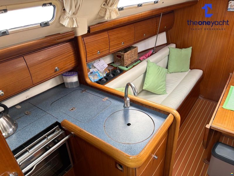 Bavaria 32