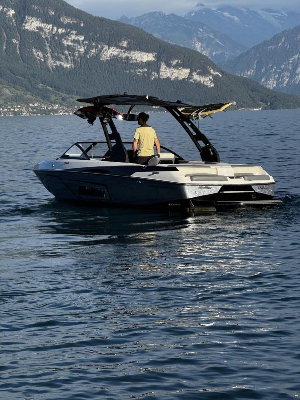 Malibu Wakesetter 22 LSV