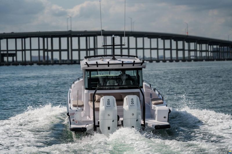 Axopar 37 Cross Cabin