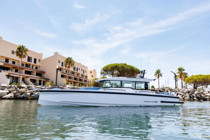 Axopar 37 Cross Cabin