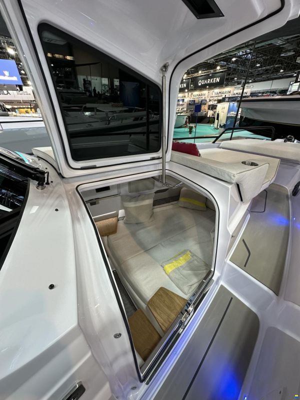 Axopar 37 Sun Top - Iconic Edition