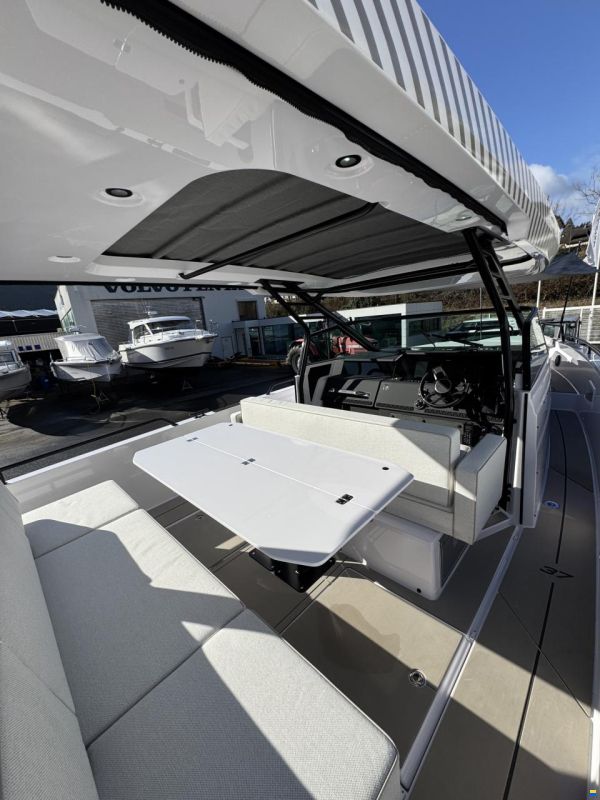 Axopar 37 Sun Top - Iconic Edition