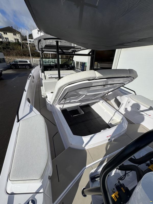 Axopar 37 Sun Top - Iconic Edition