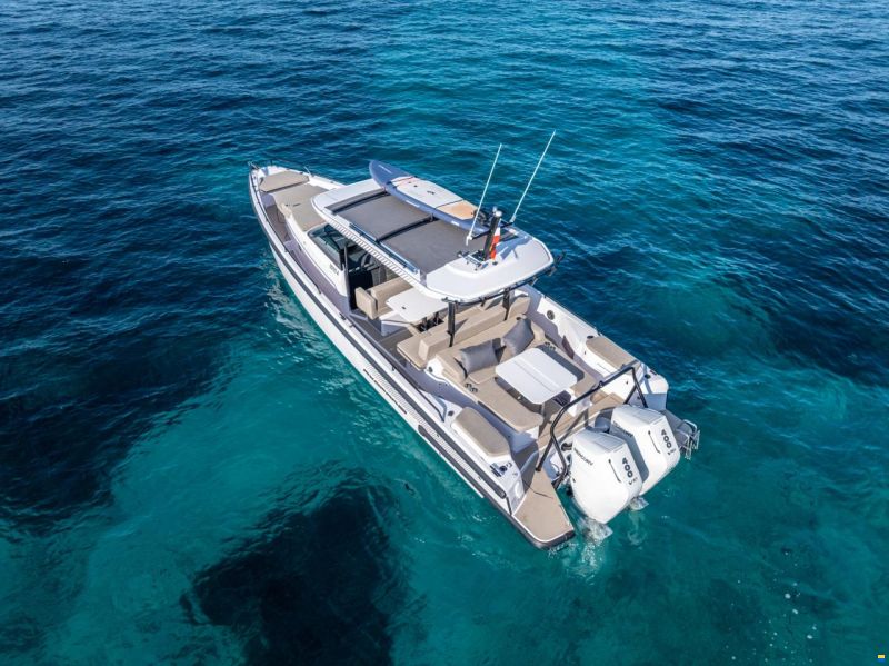 Axopar 37 Sun Top - Iconic Edition