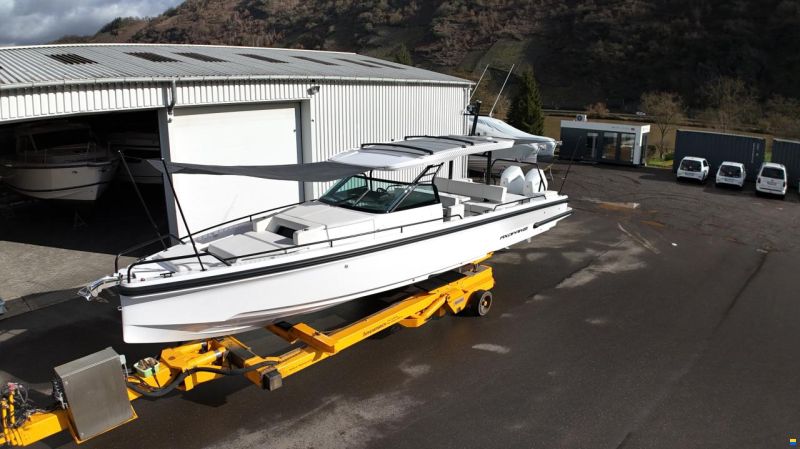 Axopar 37 Sun Top - Iconic Edition