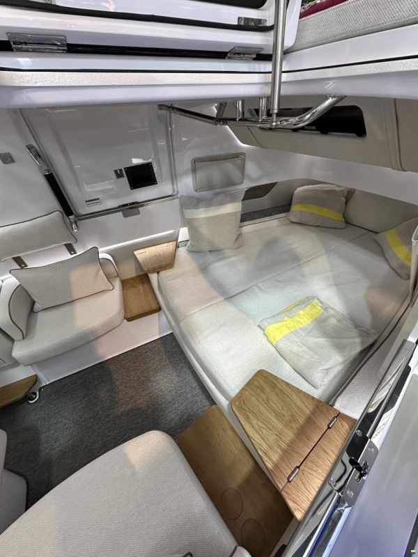 Axopar 37 Sun Top - Iconic Edition