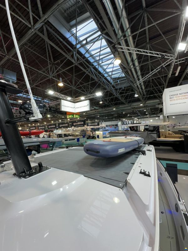 Axopar 37 Sun Top - Iconic Edition