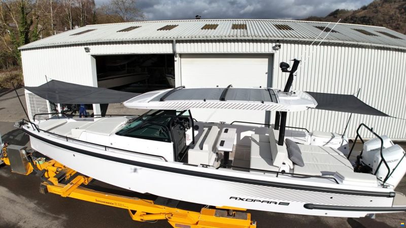 Axopar 37 Sun Top - Iconic Edition