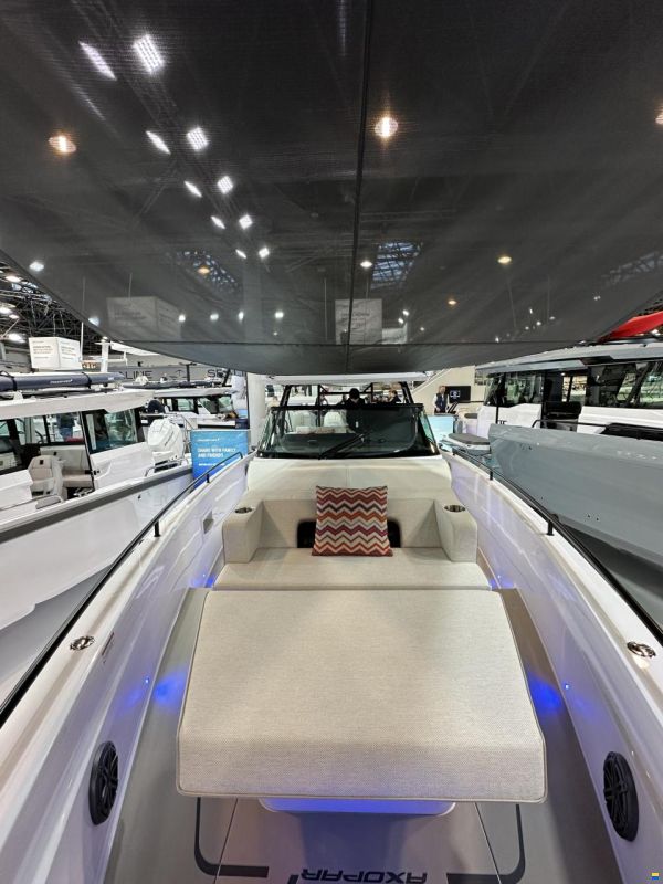 Axopar 37 Sun Top - Iconic Edition