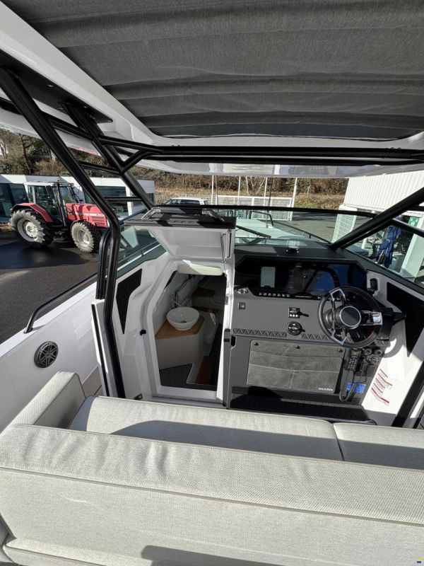 Axopar 37 Sun Top - Iconic Edition