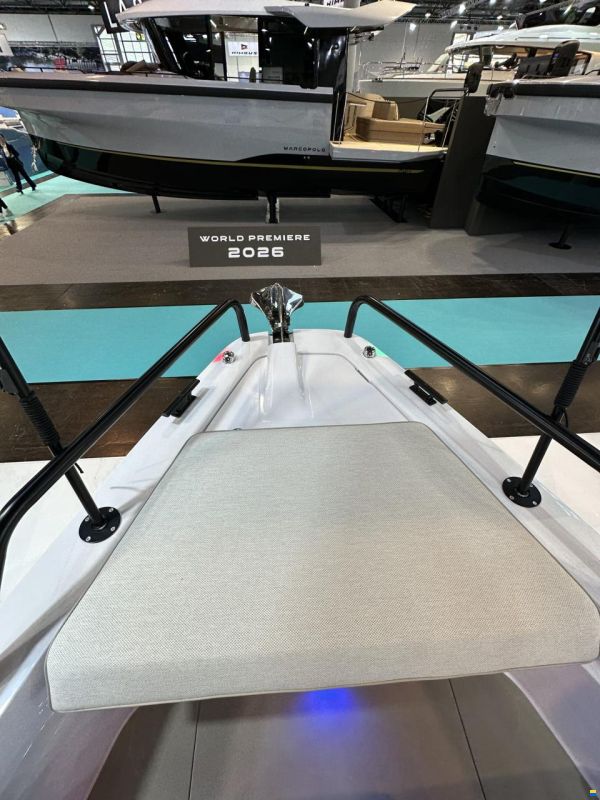 Axopar 37 Sun Top - Iconic Edition