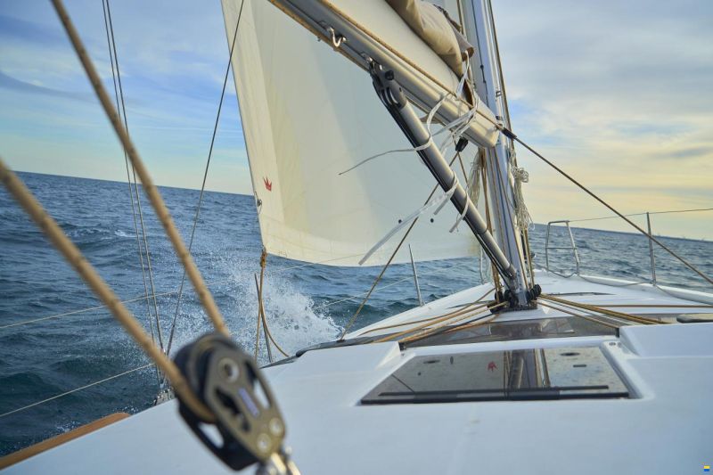 Dufour 390