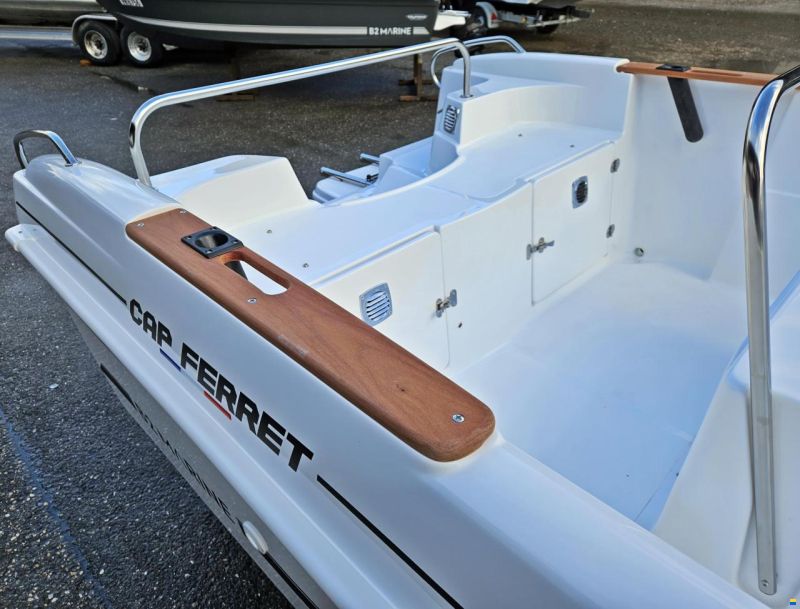 B2 Marine Cap Ferret 155 Fishing