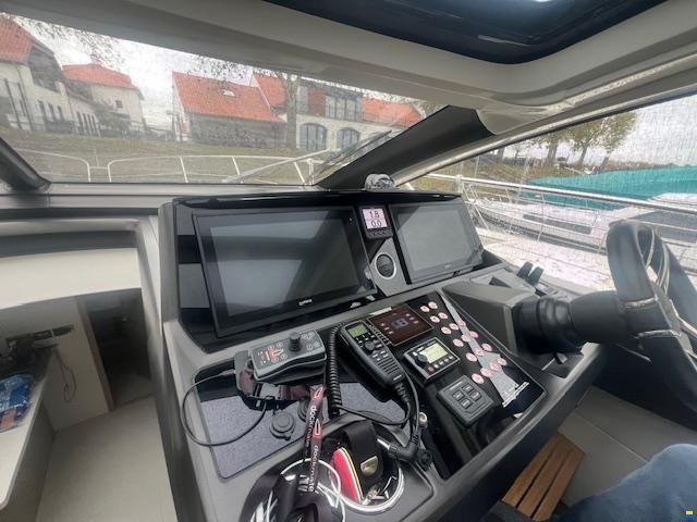 Sunseeker Predator 50