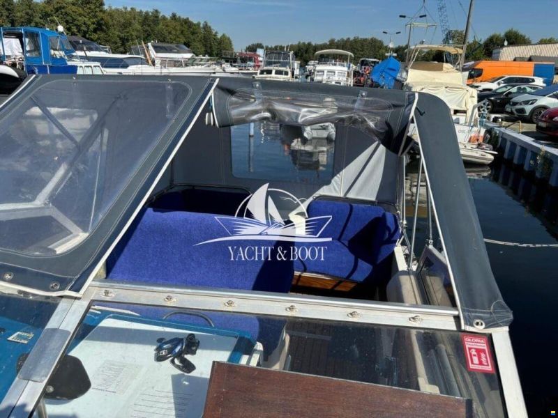 Fairline Carrera 24