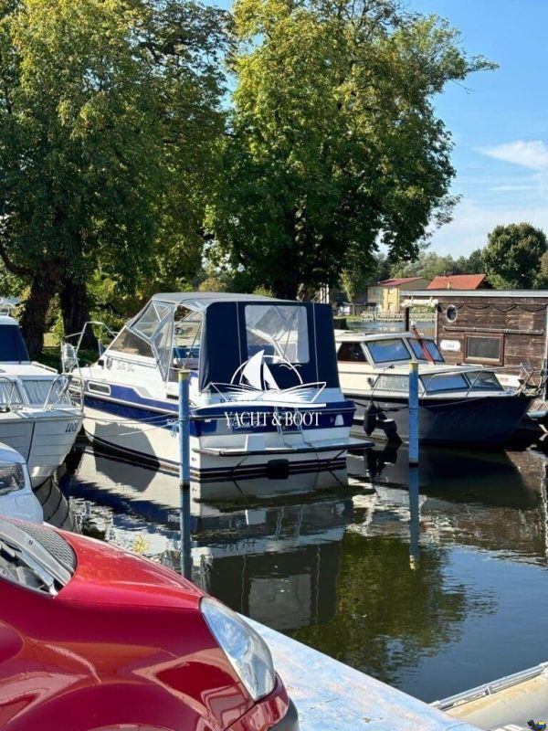 Fairline Carrera 24