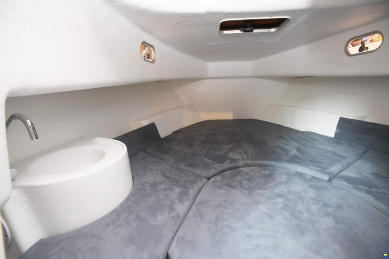 B2 Marine Cap Ferret 572 Cruiser