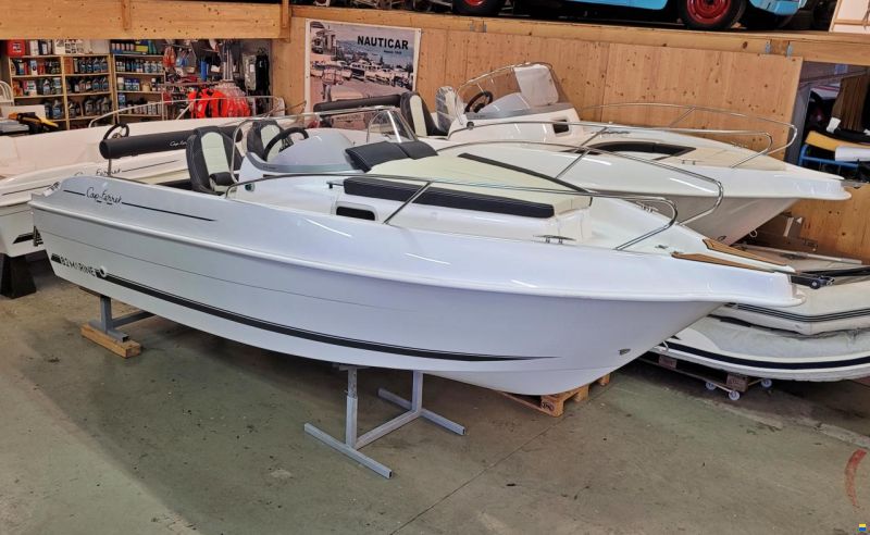 B2 Marine Cap Ferret 572 Cruiser