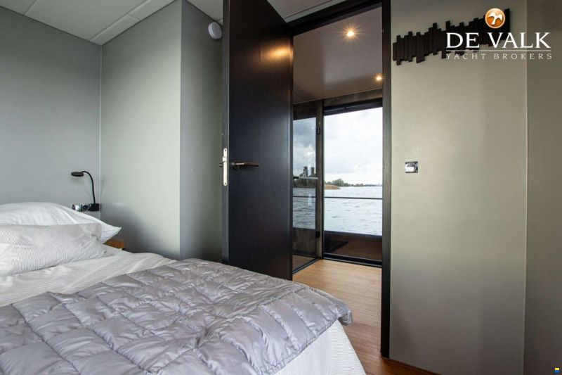 Houseboat Waterloft Luxemotor