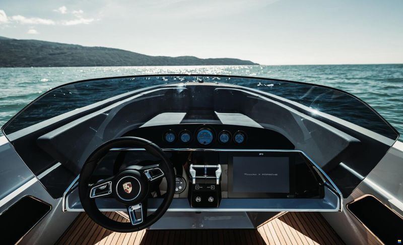 Frauscher x Porsche 850 Fantom AIR