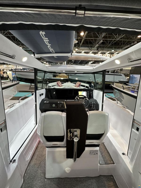 Axopar 29 XC Cross Cabin